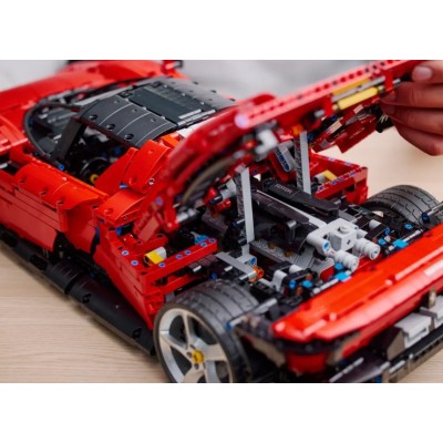 LEGO TECHNIC FERRARI DAYTONA SP3 42143